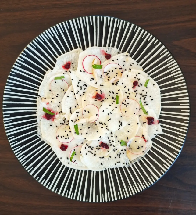 Entrée végétarienne à base de radis frais